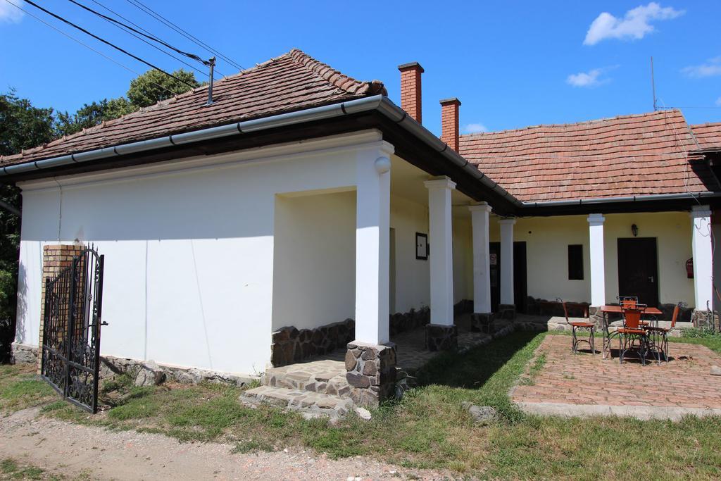 Toldi Vendégház Hotel Felsőtold Exterior foto